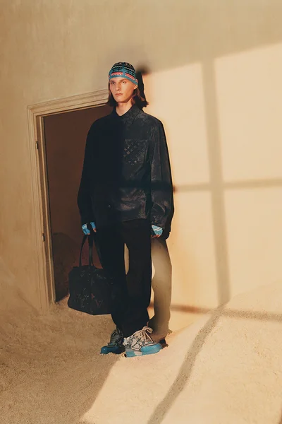 Look 18
